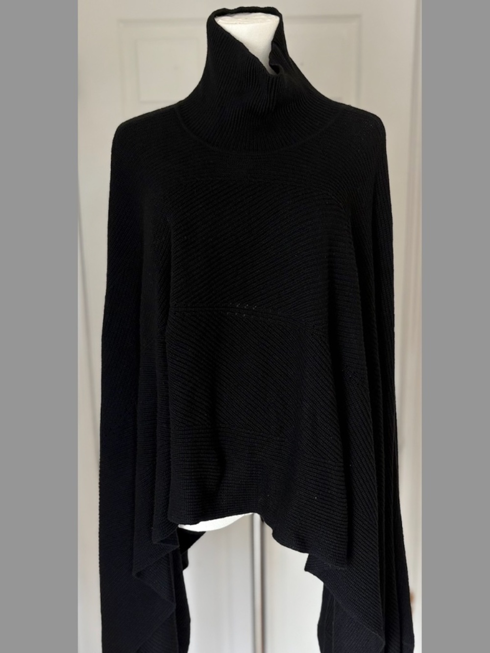 BCBGMAXAZRIA Black Knit Turtleneck Poncho Cape Sweater OS